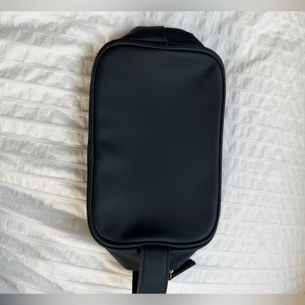 Prada beauty/travel bag. Excellent condition. Unisex. Zippered pouch w/a strap - Picture 2 of 4